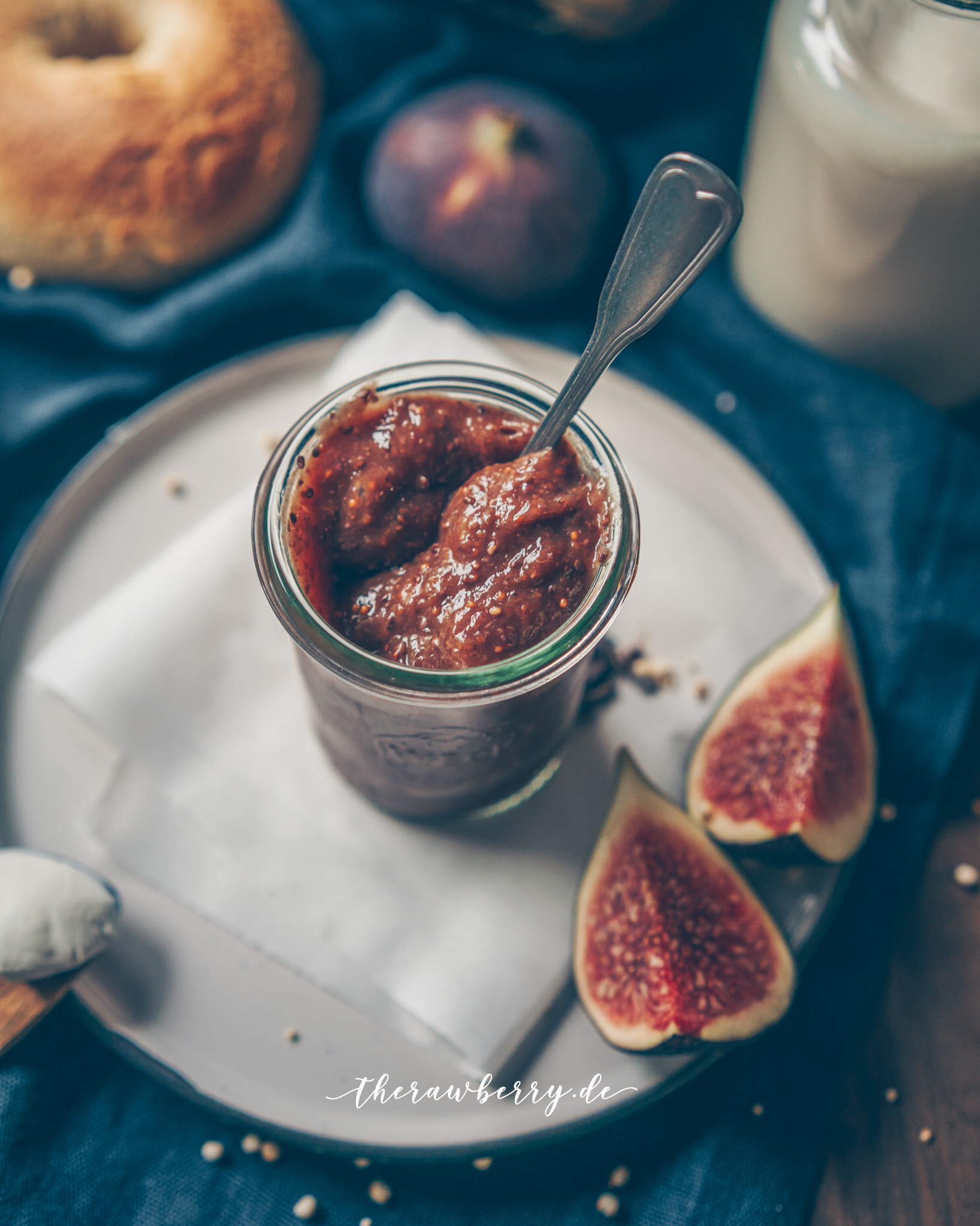 fig jam marmalade vegan therawberry bagels 3