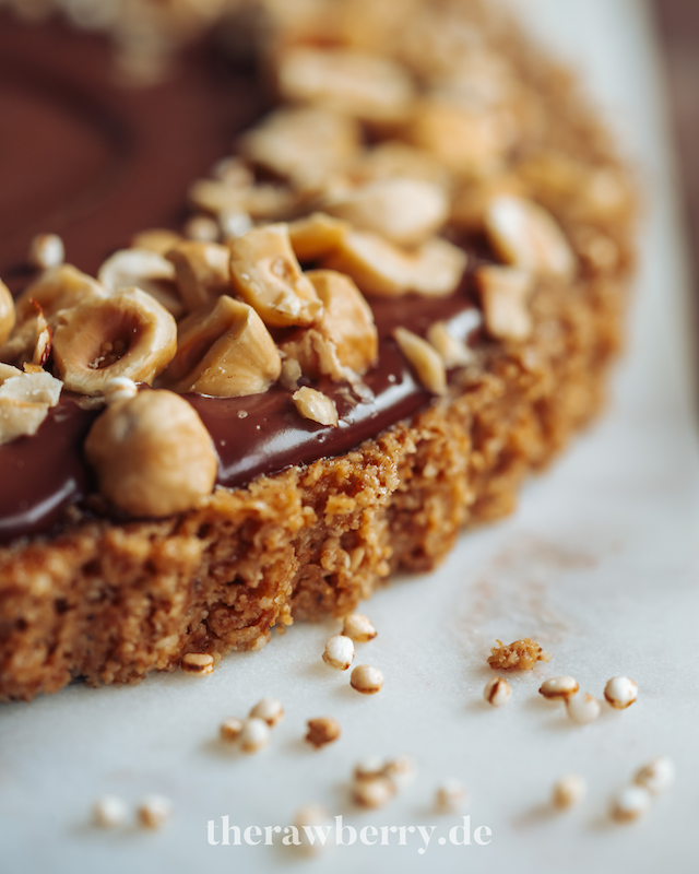 vegan, hazelnut, Haselnuss, tart, tarte, therawberry, Rezept, recipe, einfach, simple, simpel, schokolade, chocolate, no bake, glutenfree, glutenfrei